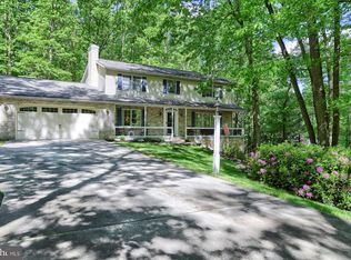 581 Spring Ln, Boiling Springs, PA 17007