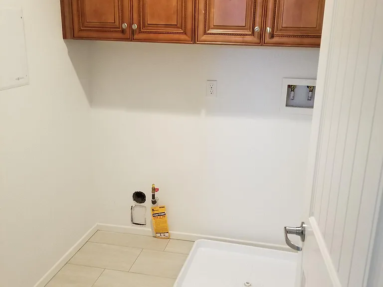 8471 Laurel Ave #401 — Photo 12