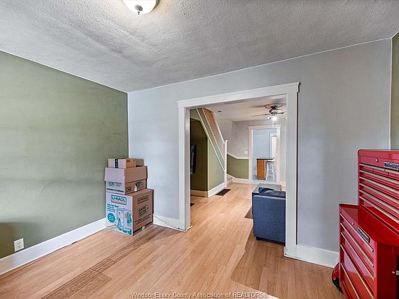 4th image of 1070 Saint Luke Rd