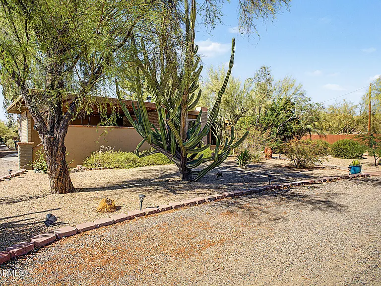 6510 E Dixileta Dr — Photo 32