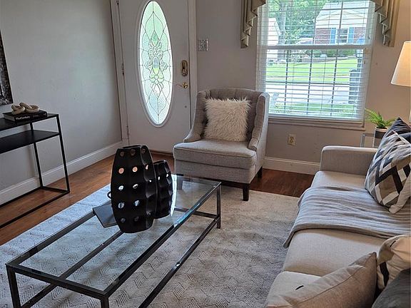 4th image of 6829 Finchdale Ct
