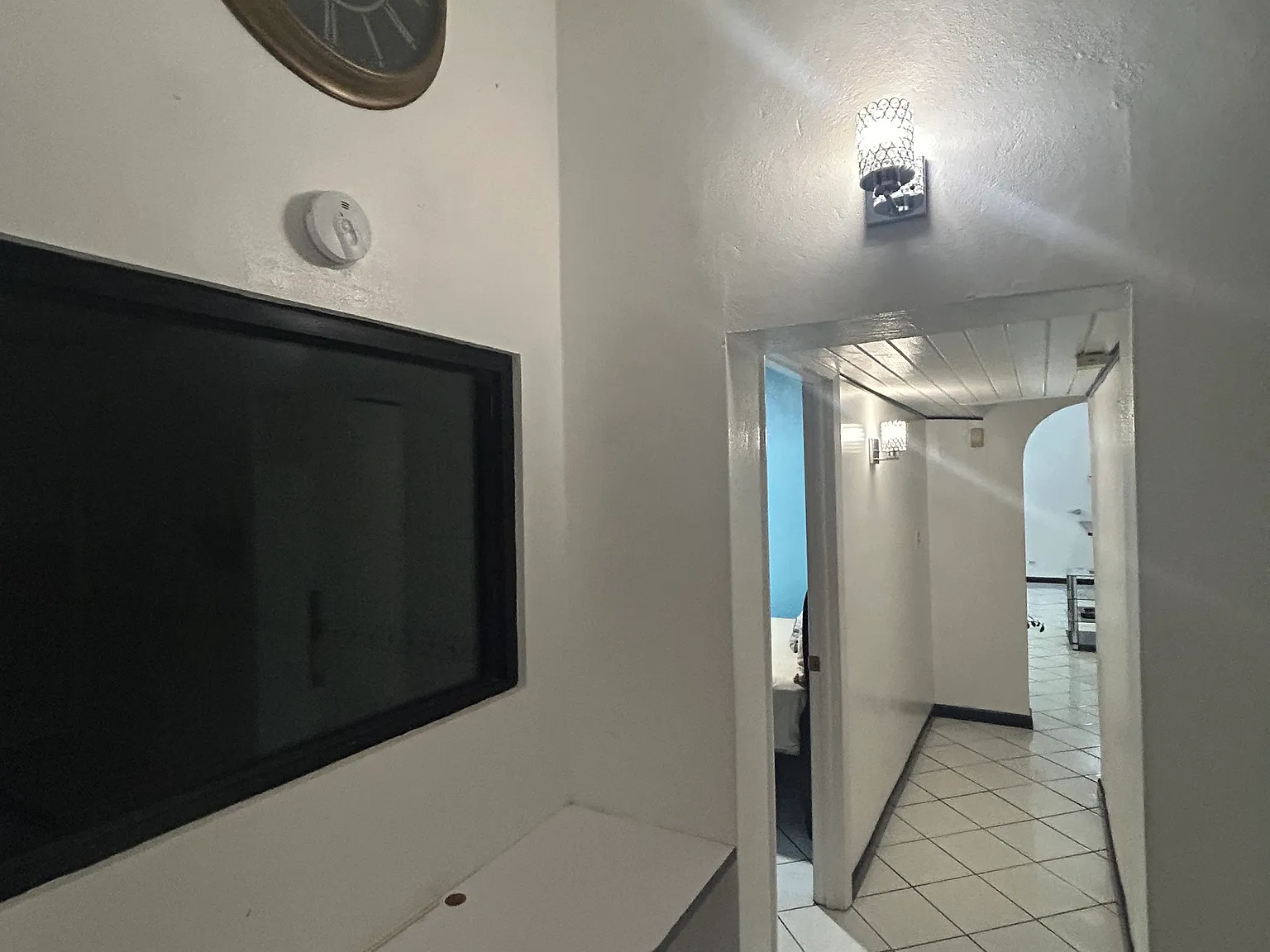 3 bed, 1800 sqft, $3,000 — Photo 3