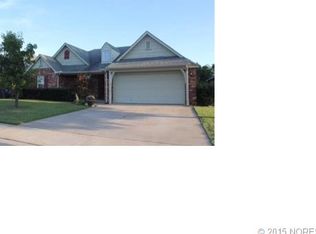 2104 W D Ct, Jenks, OK 74037