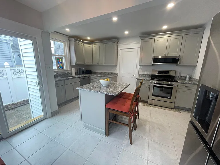 112 N Belmont Ave — Photo 13
