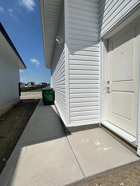 484 Woolf Bend, Saskatoon Lower Suite | 2 Bedrooms | 1 Bathroom — Photo 2