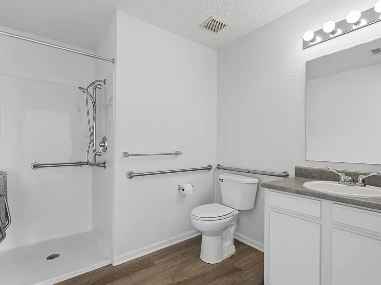 726 E Sunset St — Photo 17
