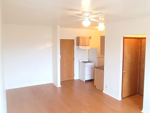 4th image of 4031 N Kenmore Ave APT 412