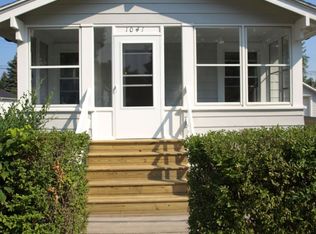 1041 Bacon St, Monroe, MI 48161