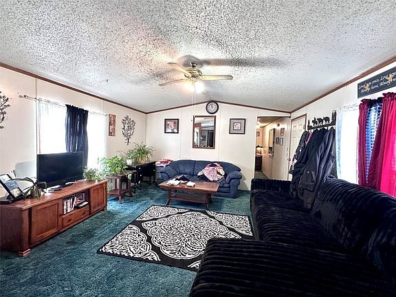 4th image of 787 Winchester Dr