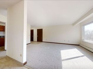 12-380 Sunderland Rd #12, Worcester, MA 01604
