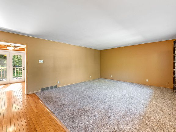 3rd image of 1024 Holden Pl