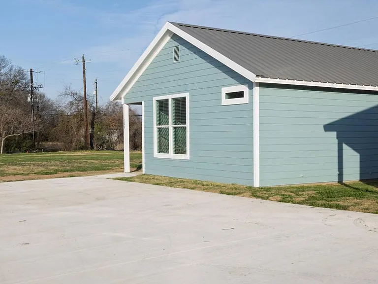 12308 Liberty School Rd — Photo 2