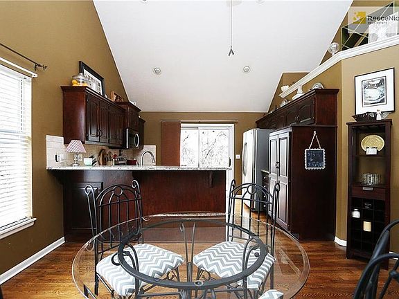 5th image of 1307 SE Princeton Dr