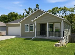 303 N Lexington St, Harrisonville, MO 64701