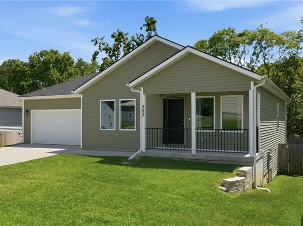 303 N Lexington St, Harrisonville, MO 64701
