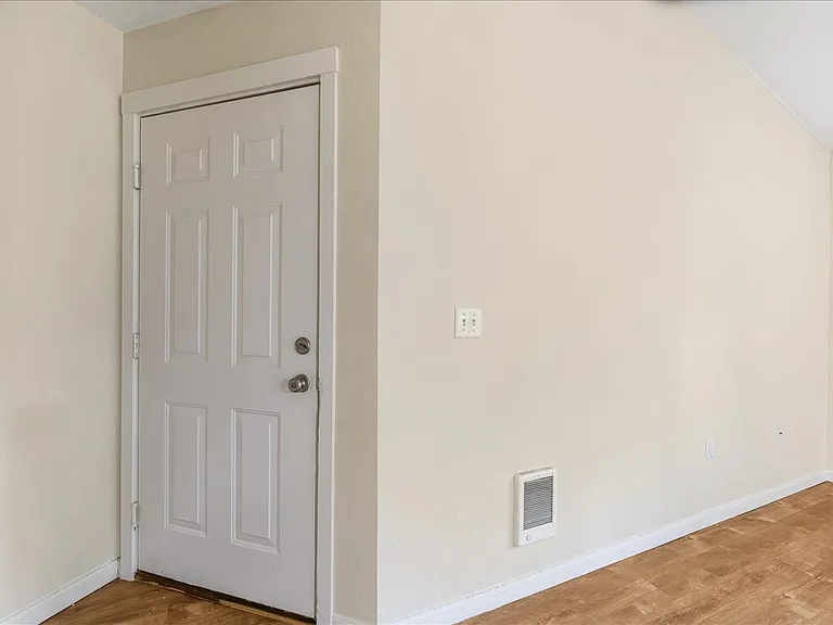 Cascade Woods Apartments — Photo 37