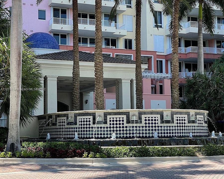 1st image of 781 Crandon Blvd APT 1104