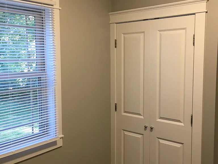 1219 E 36th Ct — Photo 3