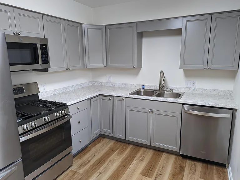 19 W Boxwood Ave — Photo 3