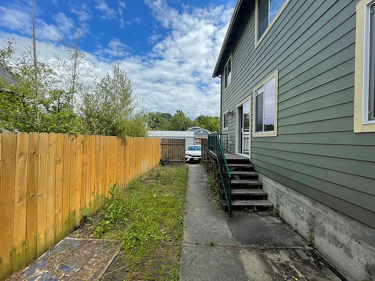 5011 N Syracuse St #B — Photo 20