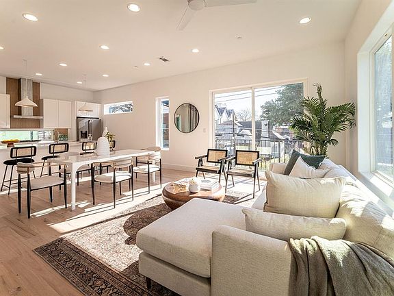 5th image of 3821 Munger Ave #102