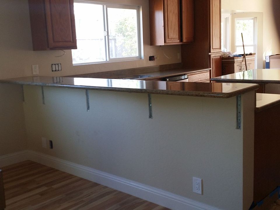 2nd image of 540 Palm Ave