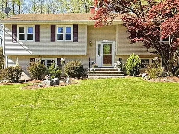 11 McGarrah Rd, Monroe, NY 10950