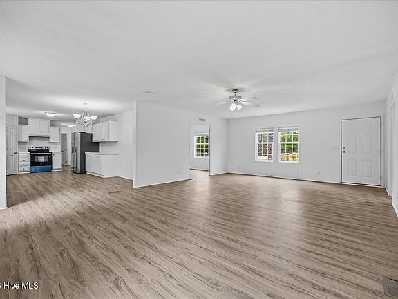 4th image of 485 Wine View Ct SE