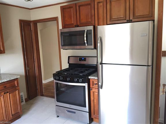 4th image of 9201 Orchard Ave