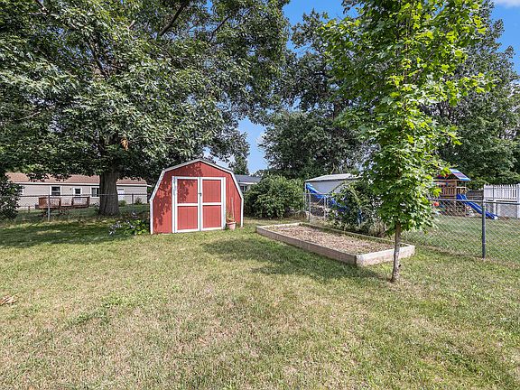 5th image of 4566 Pemberley Ave NW