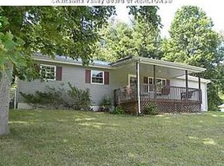 162 Kens Lake Estates Rd, Alum Creek, WV 25213