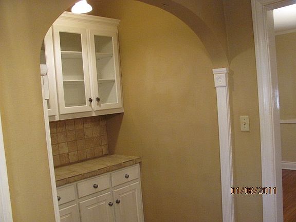 3rd image of 1731 S Yorktown Ave