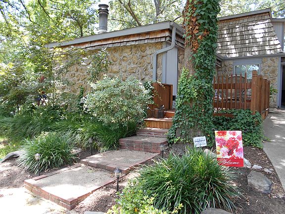 Steps to front deck