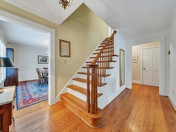 4th image of 1700 Home Cir