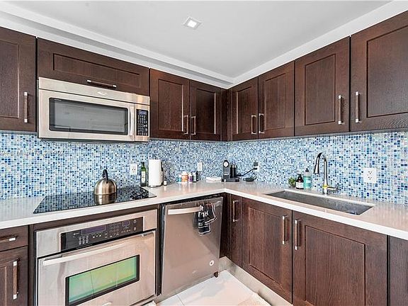 2nd image of 401 Jefferson Ave APT 5