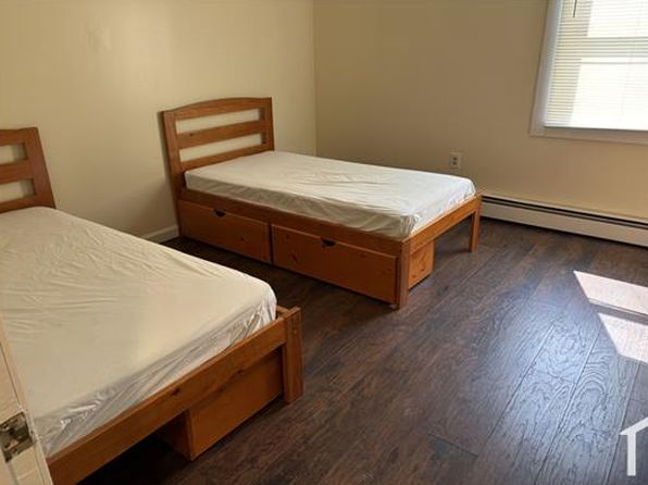 469 Main St #1