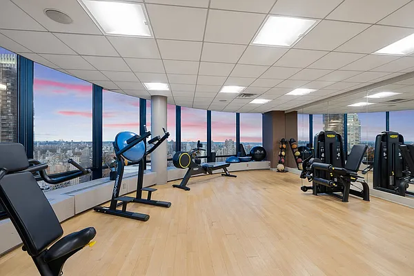 Rented by MNS | media 18