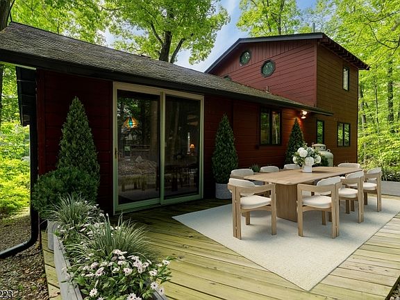 5th image of 2079 Lakeside Dr
