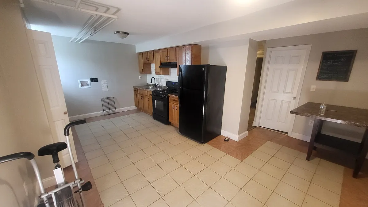 Building Photo - 5 Maybury St #B