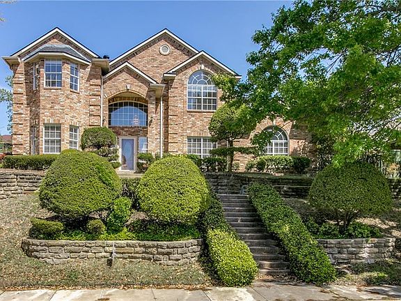 2nd image of 622 Sunset Hill Dr