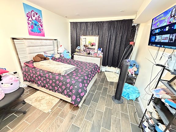 5th image of 2817 N Clybourn Ave #Bf