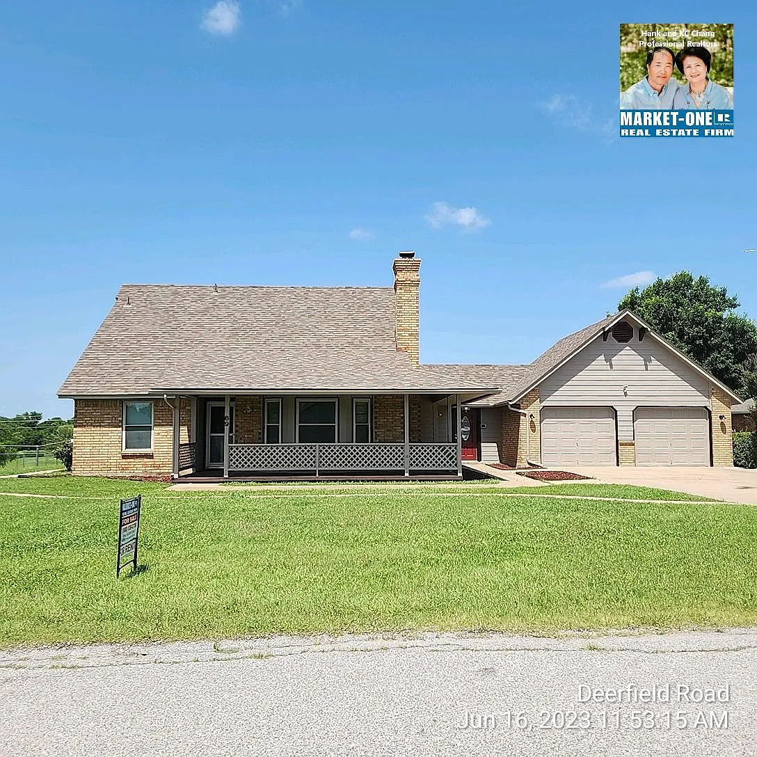 3 bed, 1900 sqft, $1,950 — Photo 1