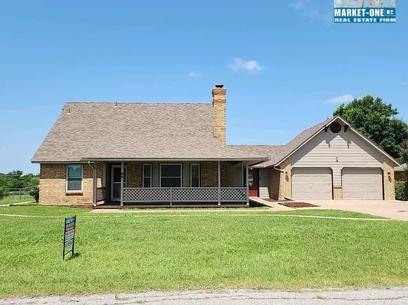 69 Deerfield Rd, Lawton, OK 73507