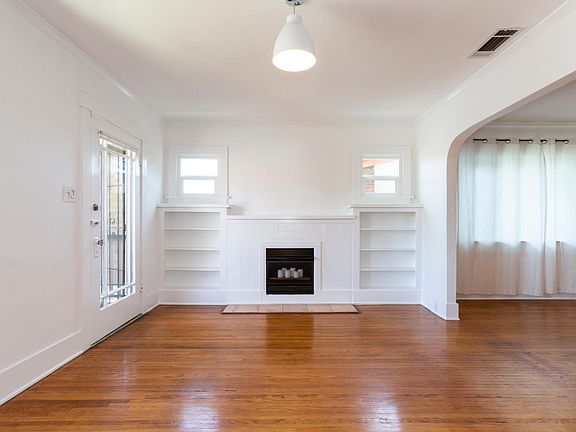 3rd image of 853 N Benton Way
