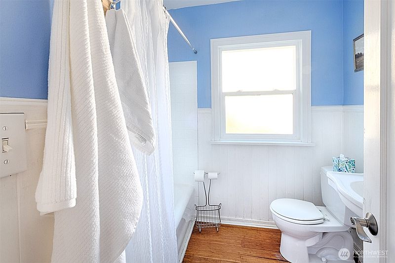 5th image of 7032 22nd Avenue NW