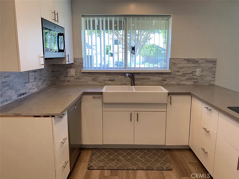 6412 Weber Cir — Photo 3