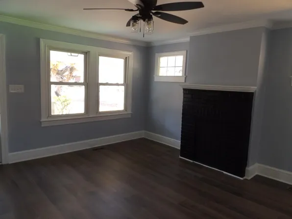 4441 Northampton Dr, Winston Salem, NC 27105