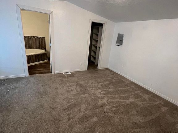 4th image of 392 N Main St #15