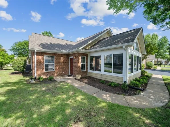 1961 Appling Oaks Cir #29, Cordova, TN 38016