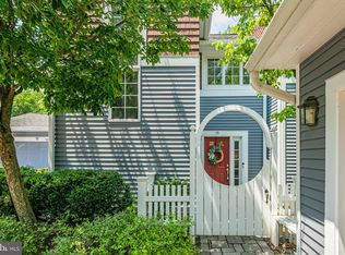15 Railroad Pl, Pennington, NJ 08534